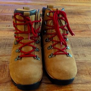 Women's size 8 M  LLBean TEK 2.5 Waterproof hiking boots